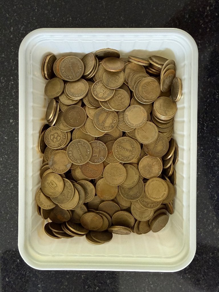 Bakje met automatenmunten (20 en 22 mm), Ophalen of Verzenden, Gebruikt