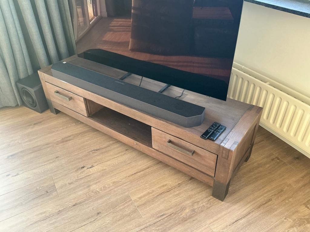 Zwaar en Robuust Massief Houten TV-Meubel (Industr ~164 cm), Huis en Inrichting, Kasten | Televisiemeubels, Ophalen, Gebruikt