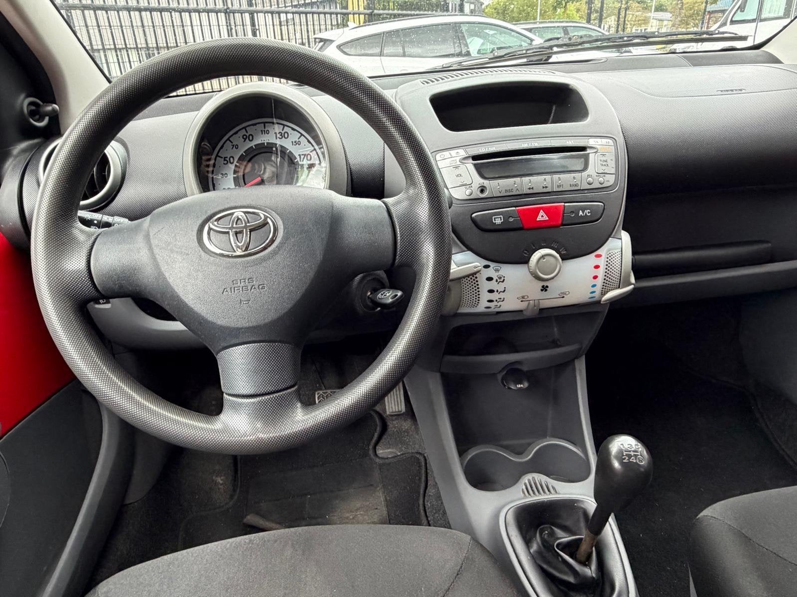 Toyota Aygo 1.0-12V Access 68PK Airco,5deurs,Radio/CD Speler, Voorwielaandrijving, Stof, Gebruikt, 4 stoelen