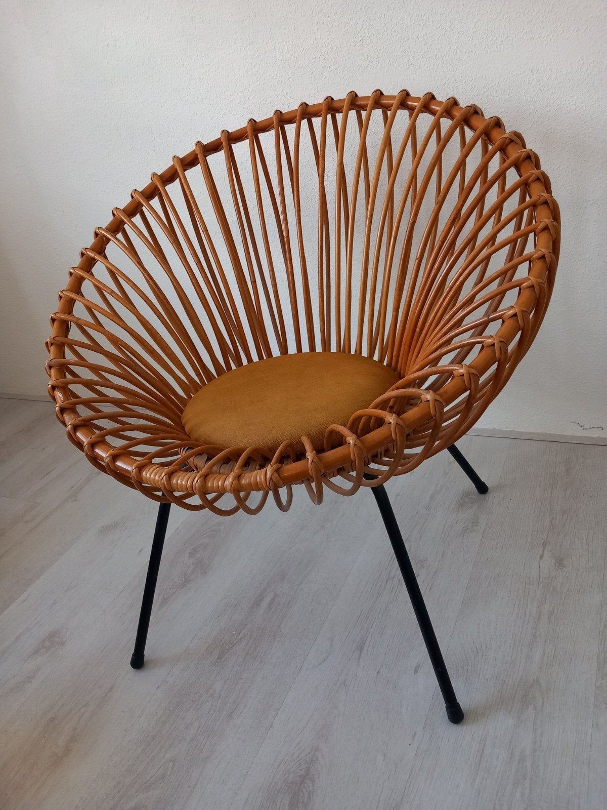 Stoel Veris, ontwerp door team Rohé, Ophalen