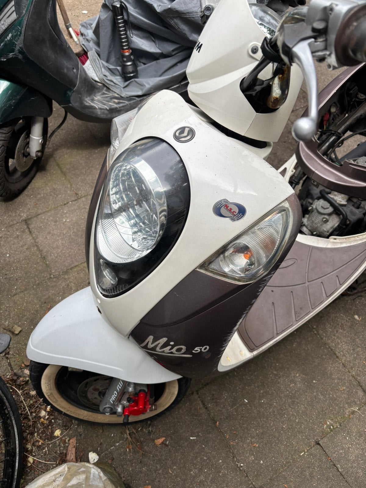 sym mio brom kapot €100 meenemen, Ophalen of Verzenden, Gebruikt, Benzine, Mio