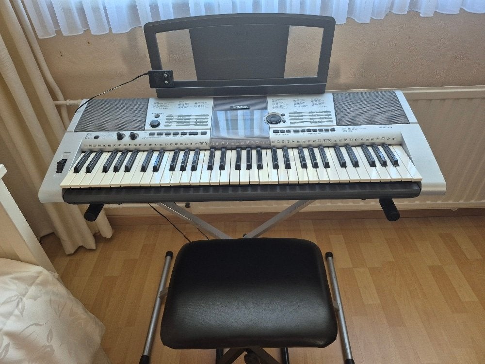Yamaha PSR E-403 Keyboard, Muziek en Instrumenten, Ophalen, 61 toetsen, Zo goed als nieuw, Midi-aansluiting