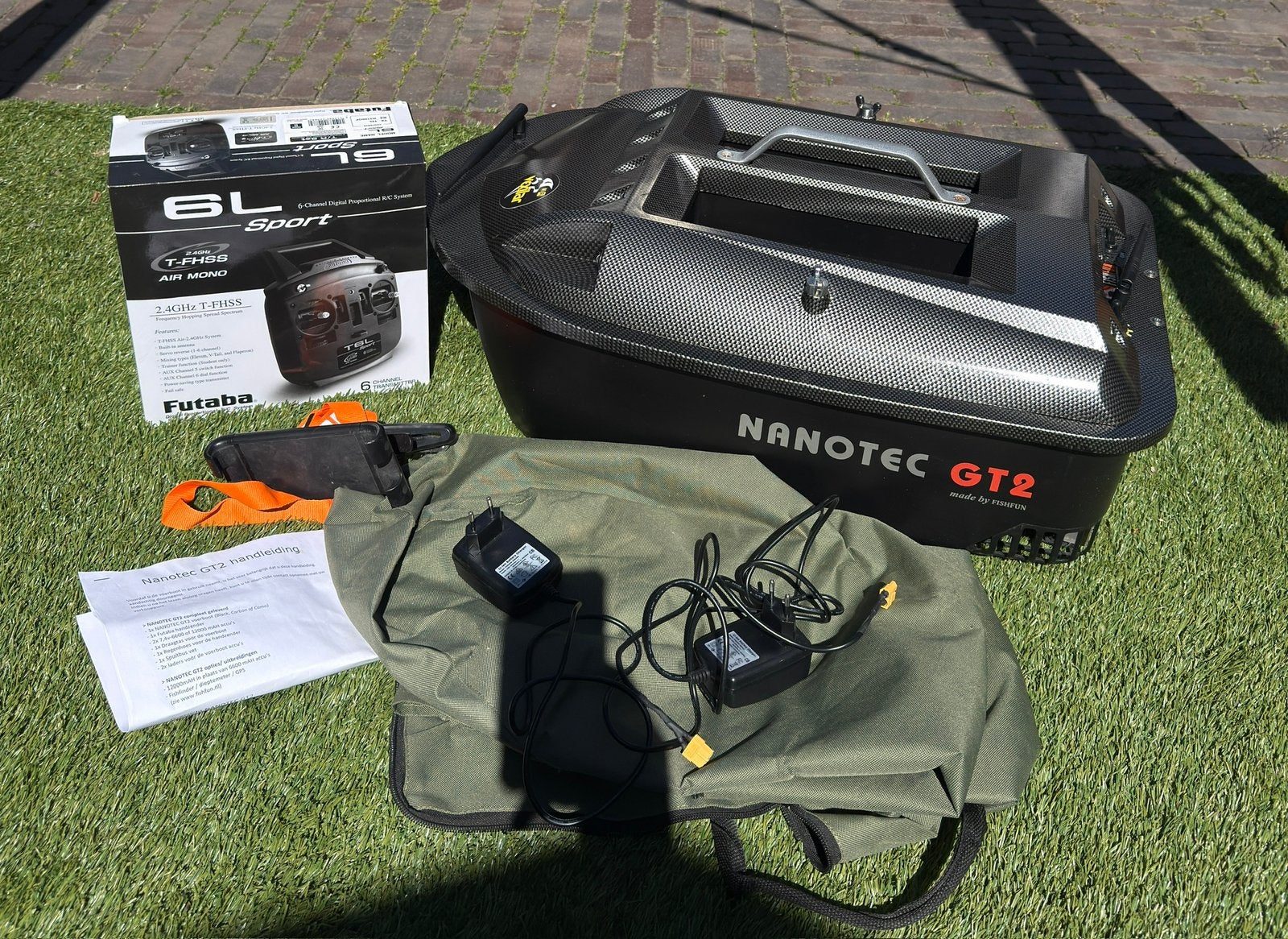 Nanotec GT2 Voerboot Carbon + Fishfinder | Nieuwstaat, Watersport en Boten, Hengelsport | Karpervissen, Ophalen, Zo goed als nieuw