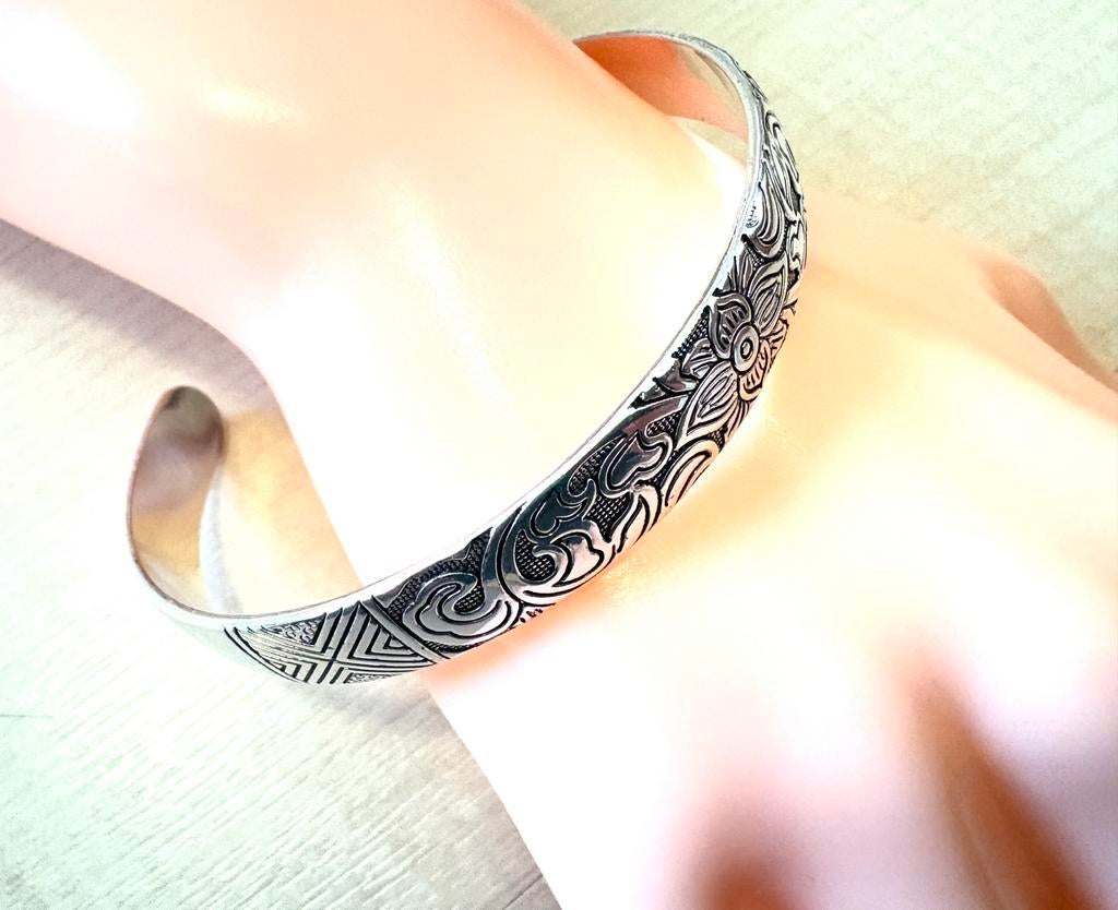 Prachtige open armband bangle bracelet verstelbaar sukasa, Ophalen of Verzenden, Nieuw