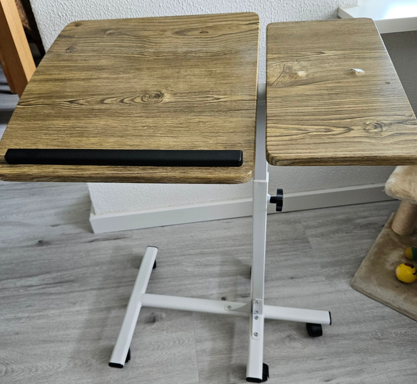 laptoptafel verrijdbaar zgan, Computers en Software, Ophalen of Verzenden, Zo goed als nieuw, In hoogte verstelbaar