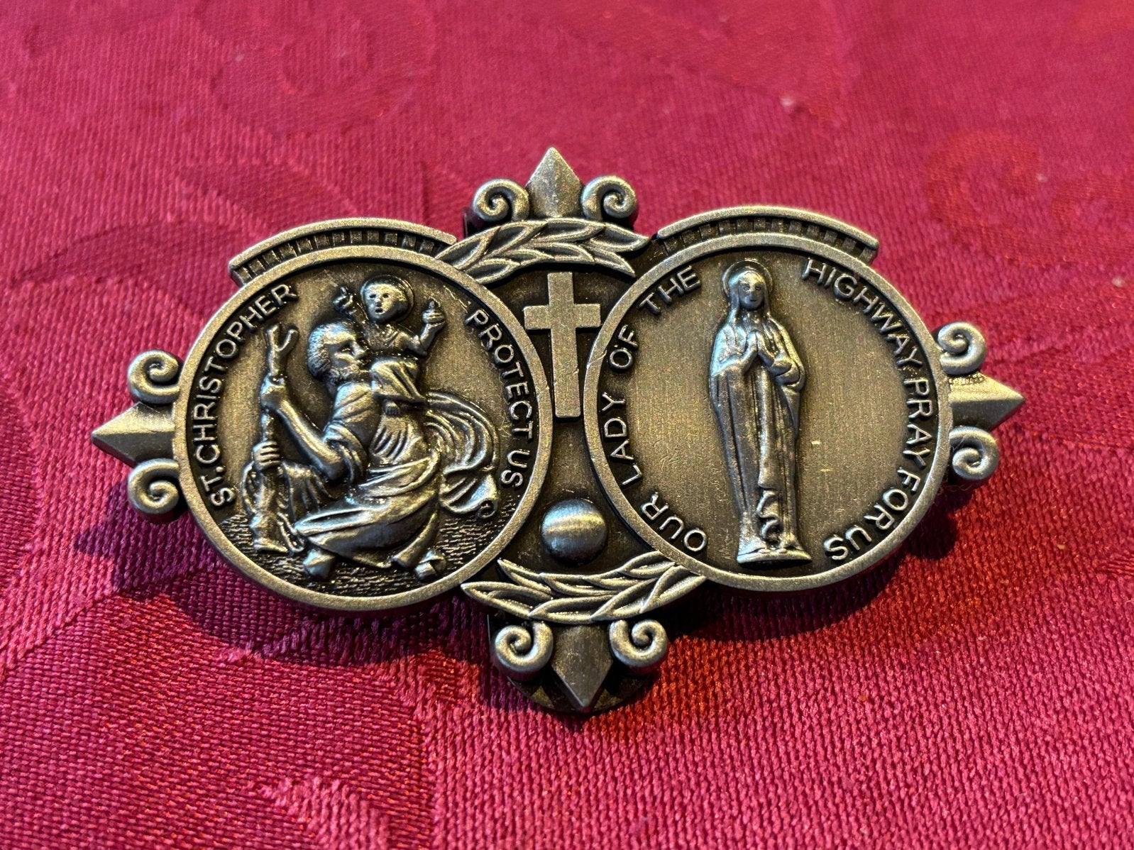 Vintage Sint Christoffel en Onze Lieve Vrouw Medaille, Verzenden