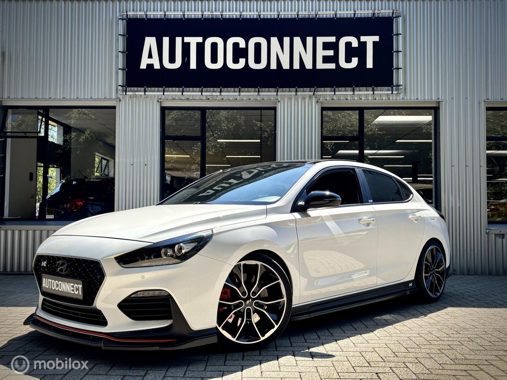 Hyundai i30 Fastback 2.0 T-GDI. PANO, NAVI, CAMERA, XENON, 1998 cc, Stof, 4 cilinders, Automatische klimaatregeling