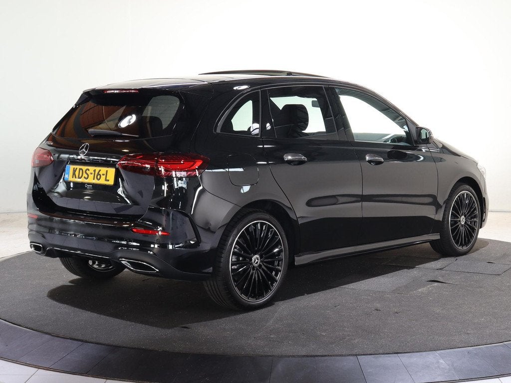 Mercedes-Benz B-Klasse 250e Business Solution AMG | Panorama, Stof, 4 cilinders, 16 kWh, 1655 kg
