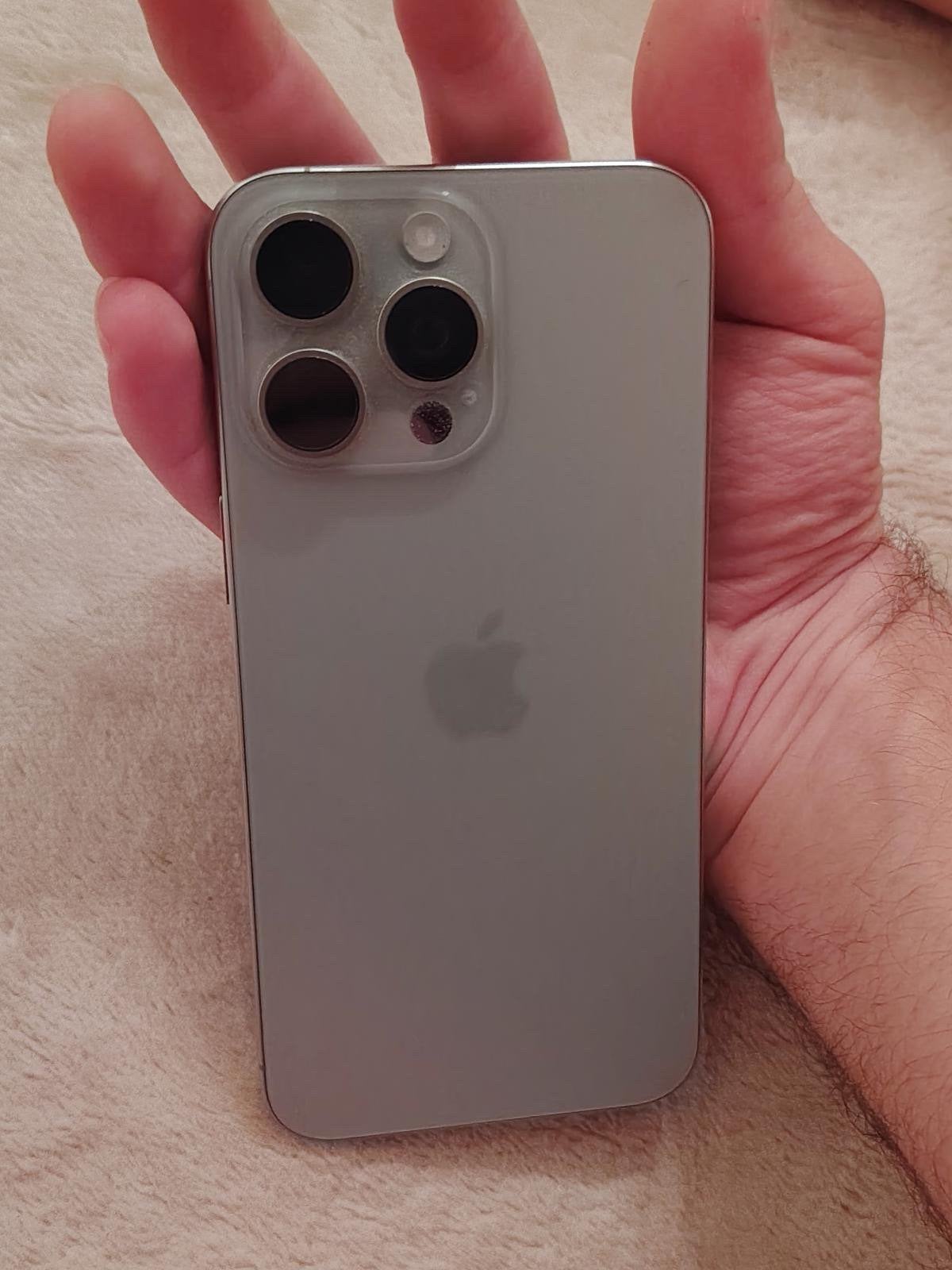 Zo goed als nieuwe iPhone 15 Pro Max 256 GB Zilver, Telecommunicatie, Mobiele telefoons | Apple iPhone, IPhone 15 Pro Max, Zo goed als nieuw