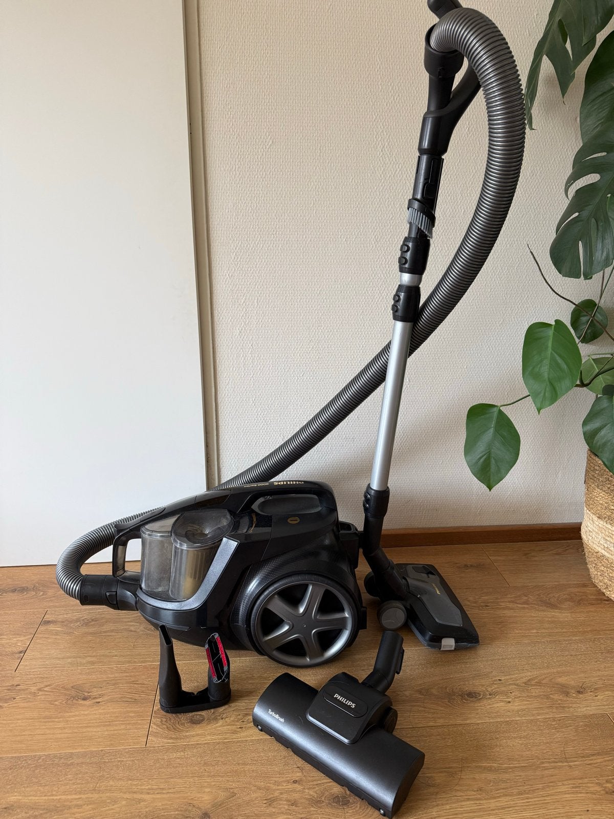 Philips XB9154 stofzuiger zonder zak + diverse mondstukken, Philips, Zo goed als nieuw, Minder dan 1200 watt, Reservoir