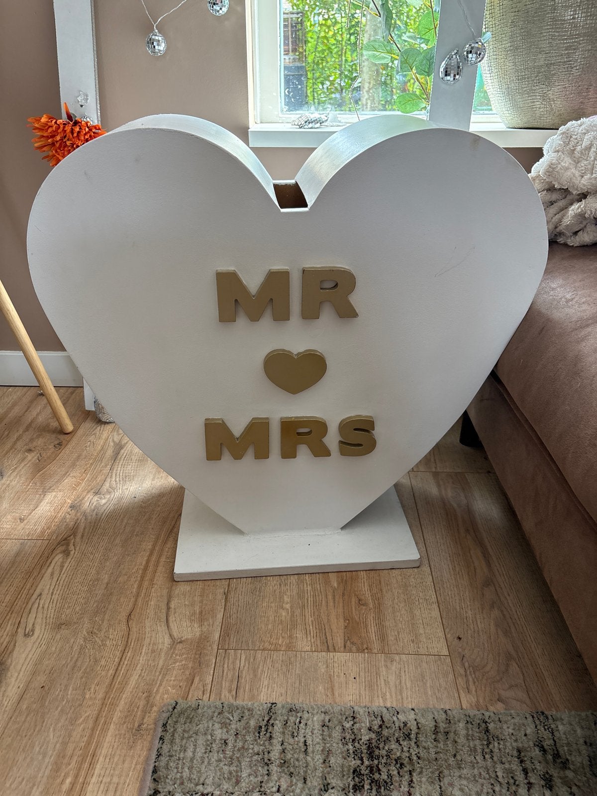 Enveloppendoos bruiloft Mr & Mrs hartvorm, Hobby en Vrije tijd, Feestartikelen, Ophalen, Zo goed als nieuw, Versiering, Geboorte of Huwelijk