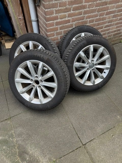 Volkswagen Passat 17 inch nieuwe All Season banden en velgen, Ophalen, Banden en Velgen, 17 inch, All Season
