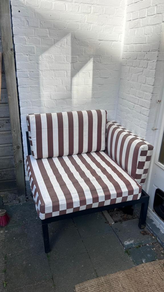 Karwei pallet/loungebank metaal zwart + kussens loungeset, Ophalen, Zo goed als nieuw, Metaal