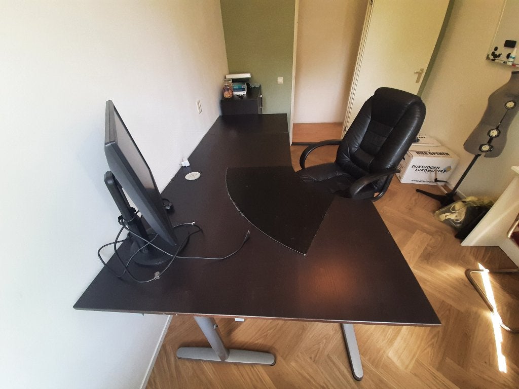 IKEA GALANT ruim hoek bureau, Huis en Inrichting, Ophalen, Gebruikt, In hoogte verstelbaar, Hoekbureau
