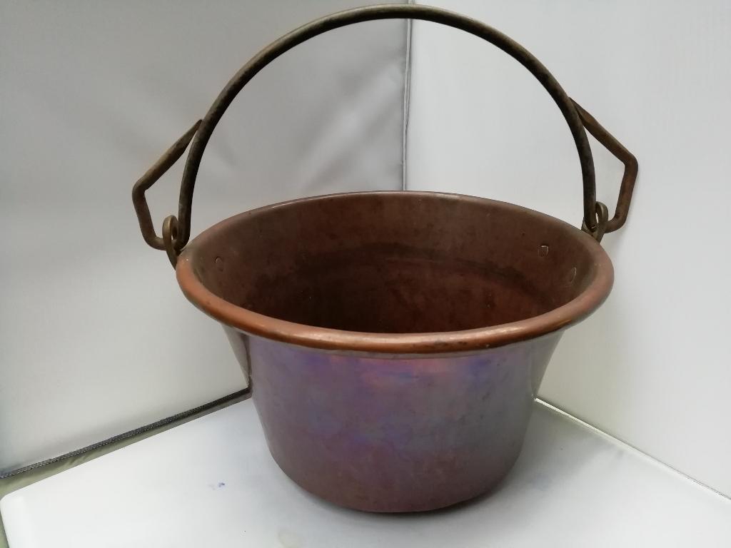 Gehamerde koperen ketel met omgeslagen randen, Ophalen of Verzenden, Koper