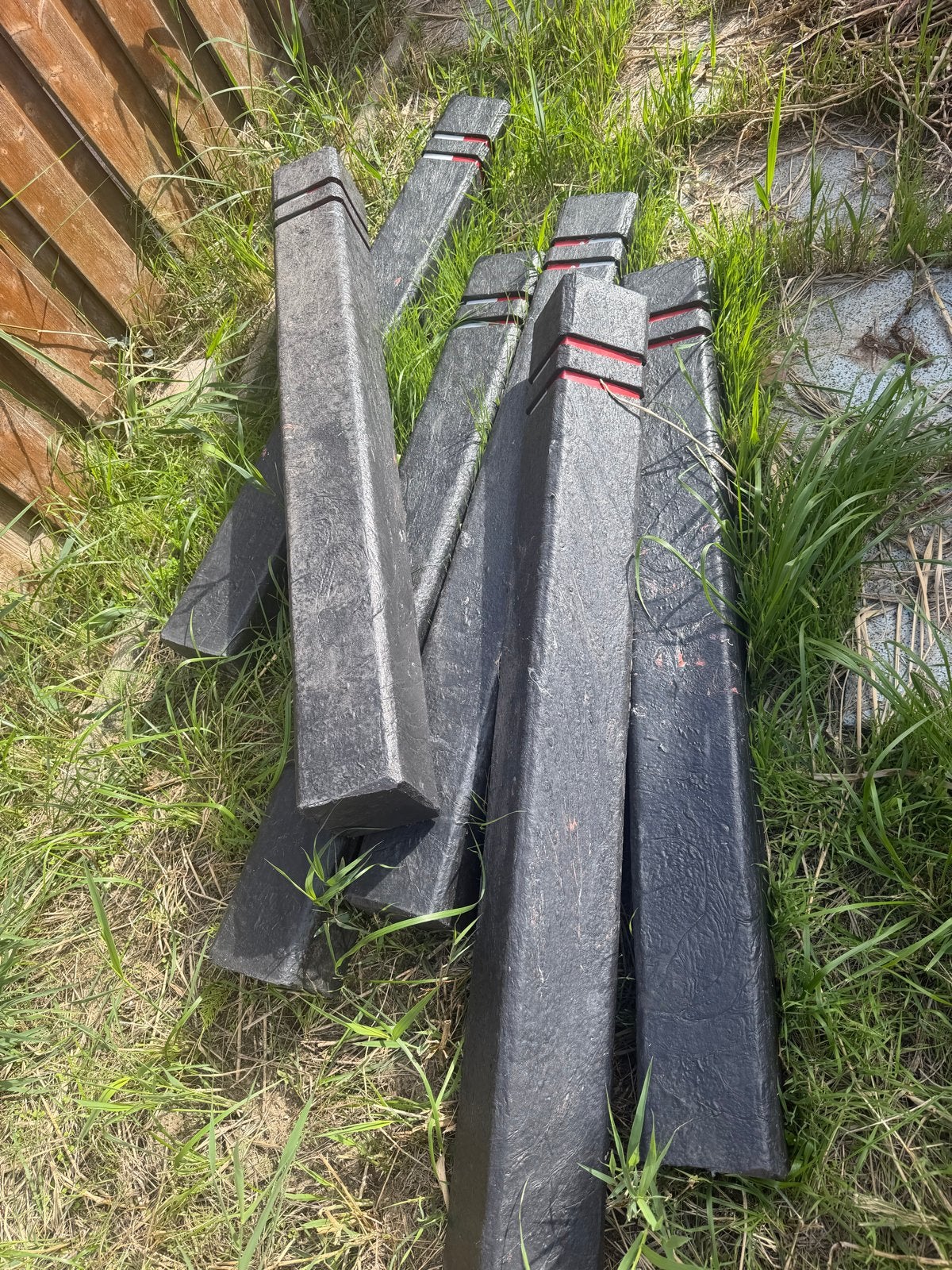 Zwarte kunststof palen, 140 cm lang, Tuin en Terras, Palen, Balken en Planken, Ophalen of Verzenden, Gebruikt, Minder dan 180 cm