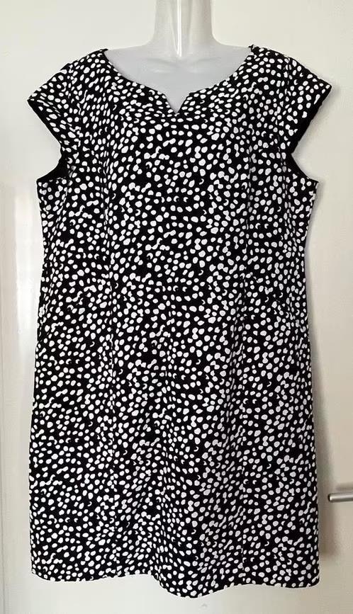 Comma jurk maat 46[v], Kleding | Dames, Jurken, Nieuw, Maat 46/48 (XL) of groter, Zwart, Knielengte, Ophalen of Verzenden