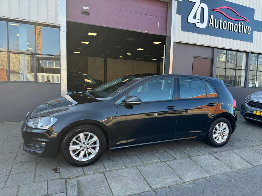 Volkswagen Golf 1.0 TSI Trendline, Auto's, Voorwielaandrijving, Gebruikt, Euro 6, Origineel Nederlands