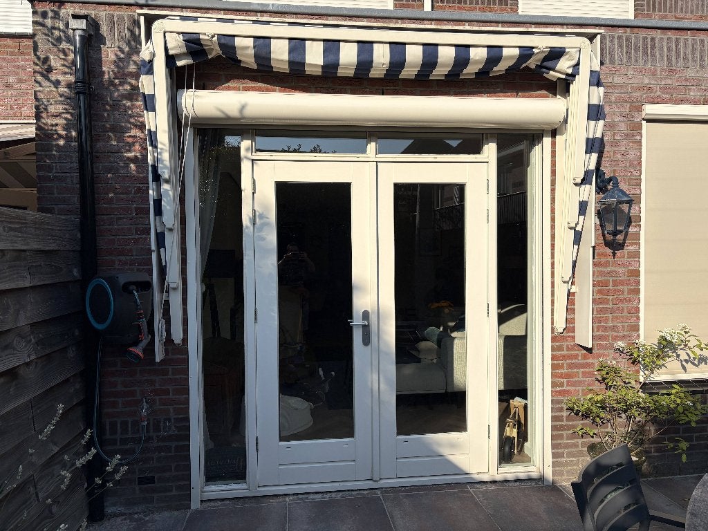 GRATIS Elektrisch rolluik 2,40m – Hand + Afstandsbediening!, Doe-het-zelf en Verbouw, Rolluiken, Ophalen, Gebruikt, 200 cm of meer