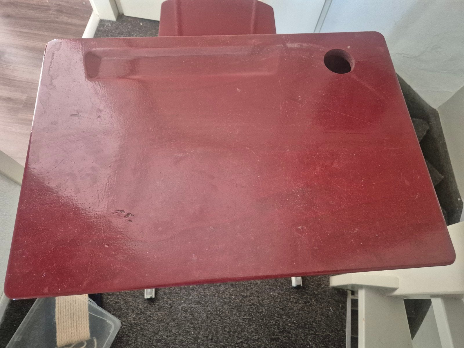 Vintage Kinderbureau met Stoel - Rood Hout, Ophalen, Opbergruimte, Gebruikt, Hout