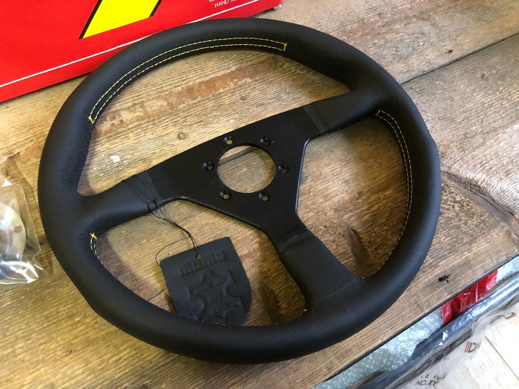 Momo Montecarlo 350mm Zwart Geel Leder stuur sportstuur, Ophalen of Verzenden