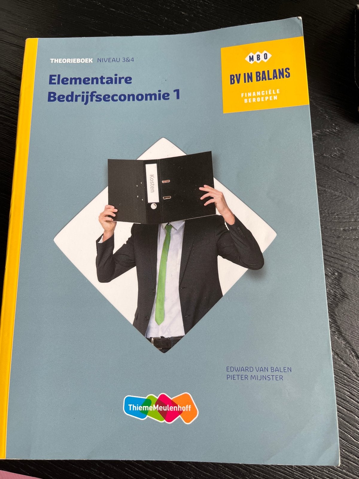 Elementaire Bedrijfseconomie 1 Theorieboek MBO Niveau 3&4, Ophalen of Verzenden, Zo goed als nieuw, Overige niveaus, Bedrijfseconomie of M&O