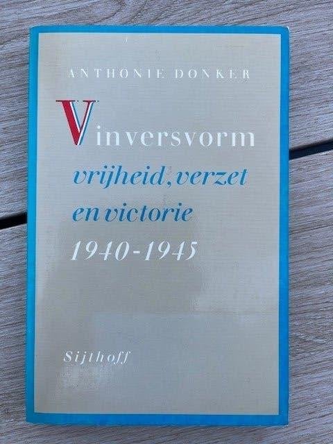 V in versvorm / Vrijheid, verzet en victorie 1940-1945, Ophalen of Verzenden, Overige onderwerpen, Tweede Wereldoorlog, Gelezen
