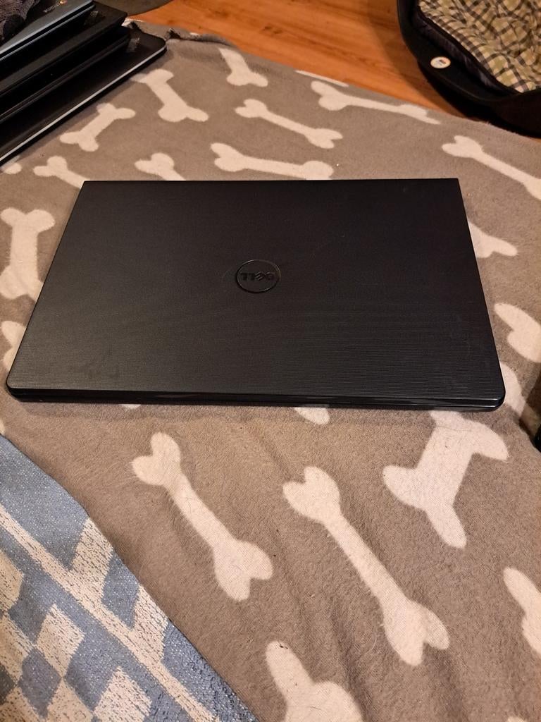 Dell Vostro 15 3000 i5-6200U 16GB RAM 256GB SSD Win 11, Computers en Software, Met videokaart, 2 tot 3 Ghz, Ophalen of Verzenden