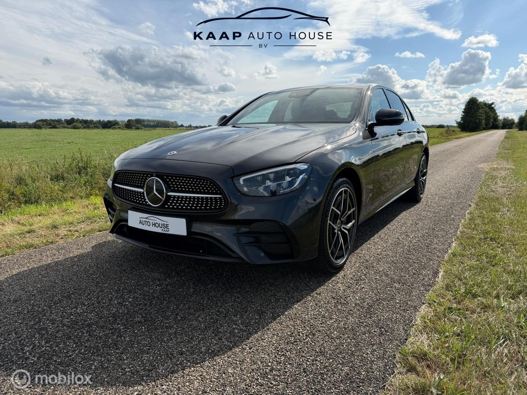 Mercedes E-klasse 300 e AMG | FULL | BURMESTER | PANO |, Auto's, Automaat, Zwart, 4 cilinders, Bedrijf