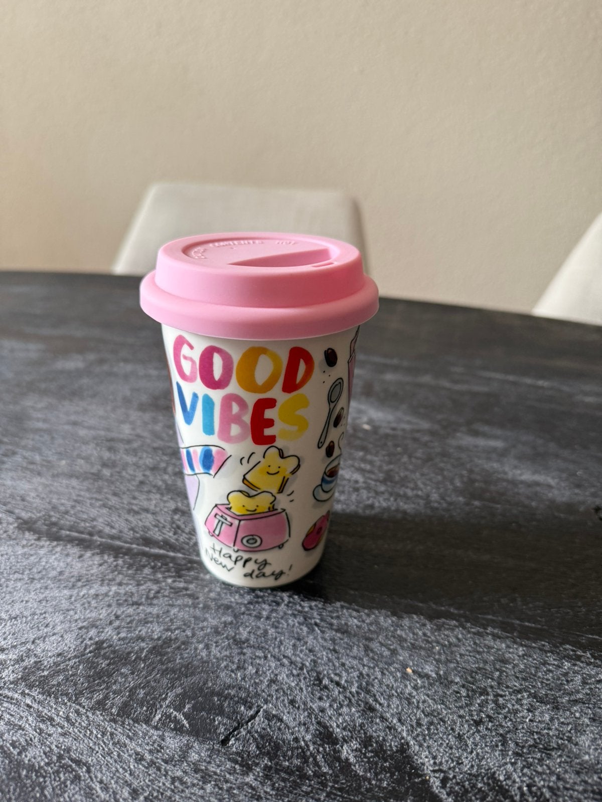 Blond Amsterdam – To Go Koffiebeker – Good Vibes, Ophalen of Verzenden, Nieuw, Aardewerk, Kop(pen) en/of Schotel(s)