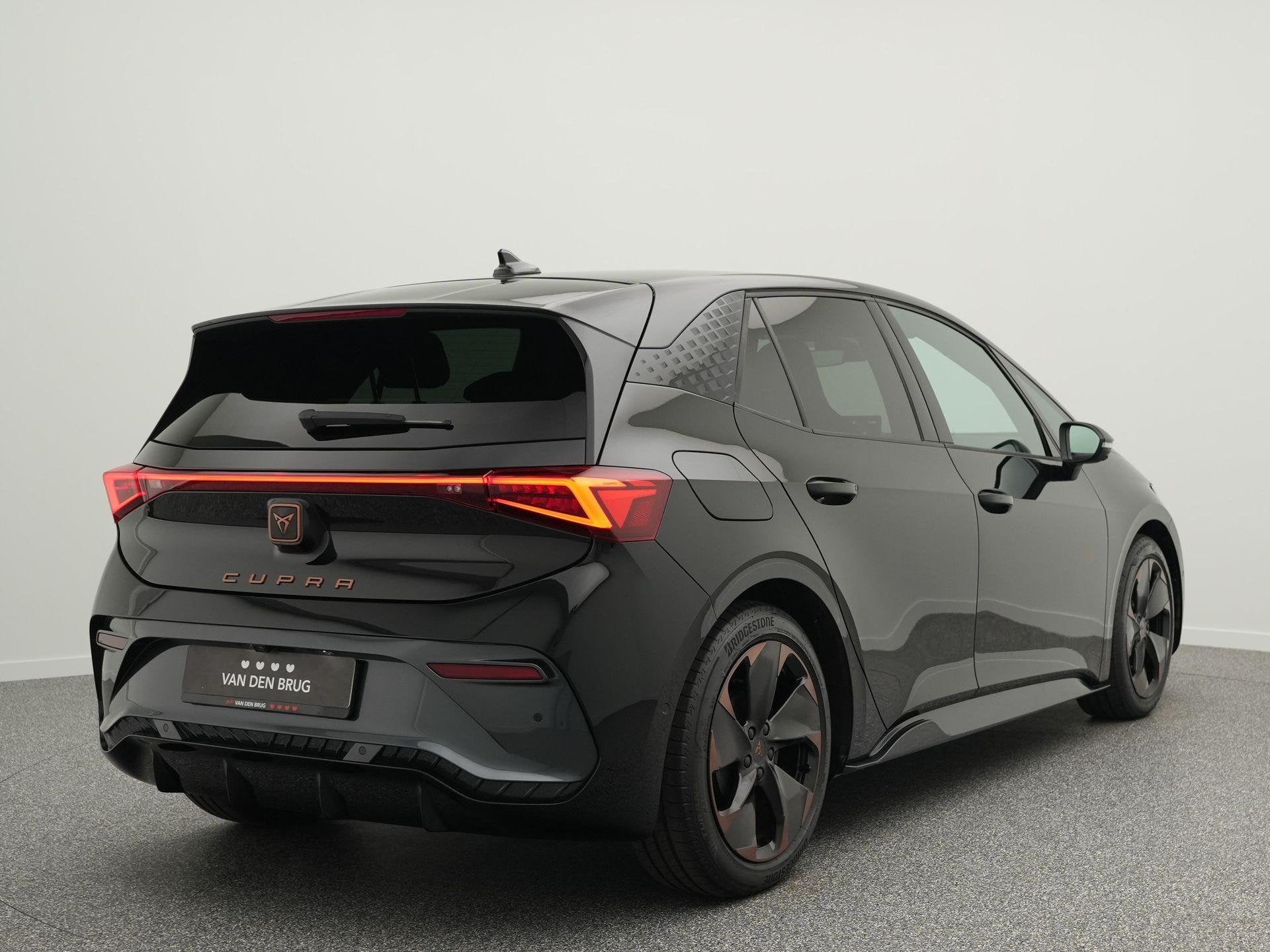 CUPRA Born 63 kWh 231pk | SOH 98,9% | Warmtepomp | 360gr Cam, Auto's, Automaat, Gebruikt, Zwart, 423 km