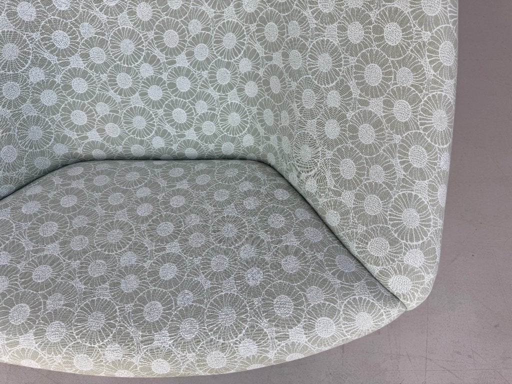 Vintage Artifort "Oyster" fauteuil by Pierre Paulin., Huis en Inrichting, Fauteuils, Ophalen of Verzenden, Zo goed als nieuw, 75 tot 100 cm