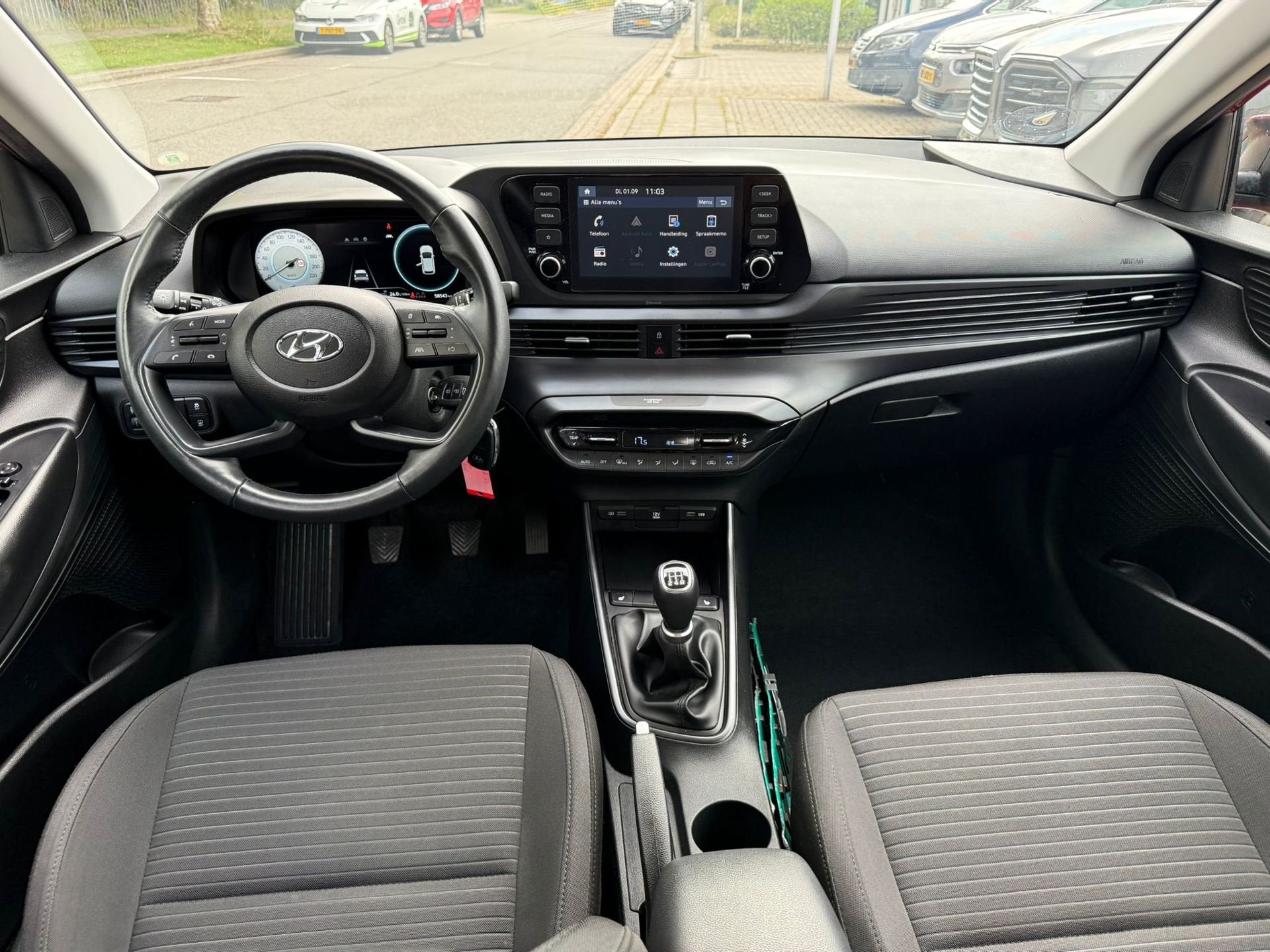 Hyundai I20 1.2 MPI Comfort, Navi, Camera, Stoel/Stuur verwa, Auto's, Dealer onderhouden, Gebruikt, 4 cilinders, Bedrijf