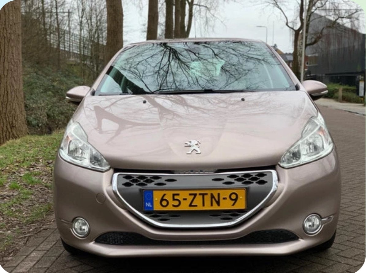 Peugeot 208 1.4 E-hdi 50KW/68PK 2-TR 5-D 2013 Grijs, 725 kg, 1398 cc, 4 cilinders, 96 €/maand