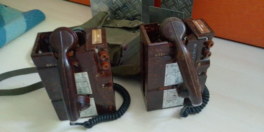 Twee Veldtelefoons TA-3017 incl. accessoires, Ophalen of Verzenden, Landmacht, Nederland, Overige typen