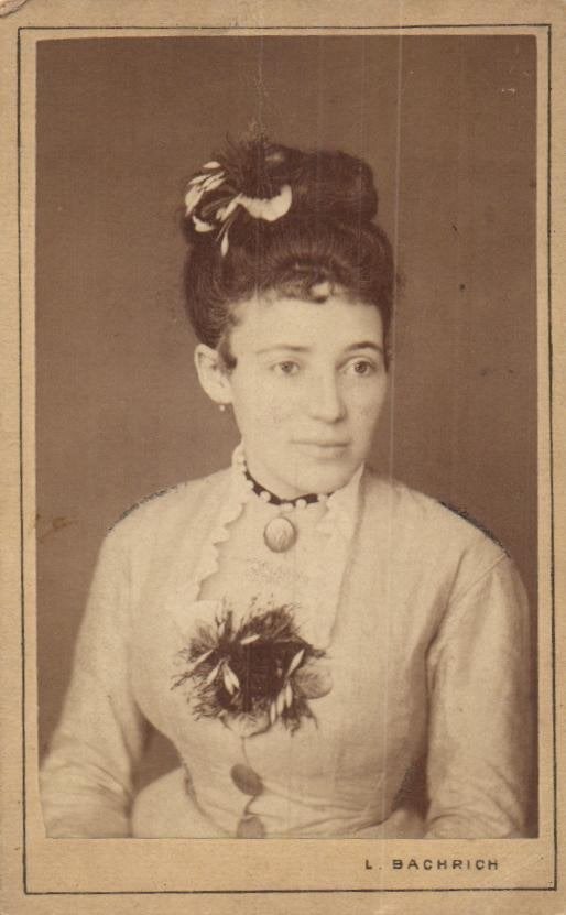 CDV - Vrouw met fraai kapsel - L Bachrich - Wenen, Gebruikt, Verzenden, Foto, Buitenland