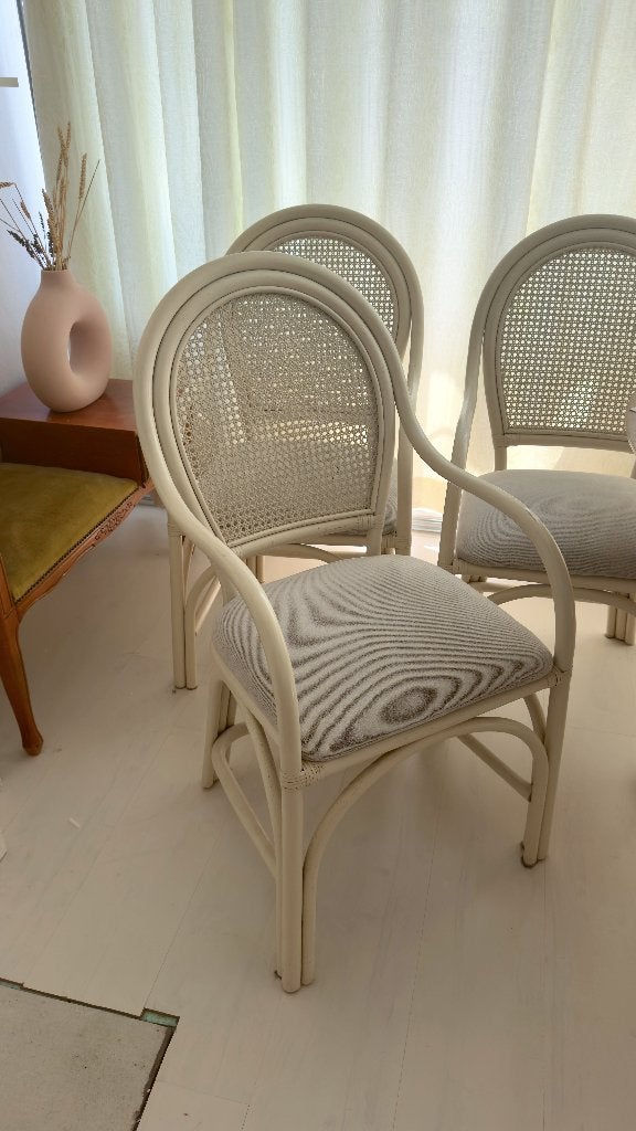 Vier vintage witte rotan eetkamerstoelen, Ophalen, Gebruikt, Wit, Stof