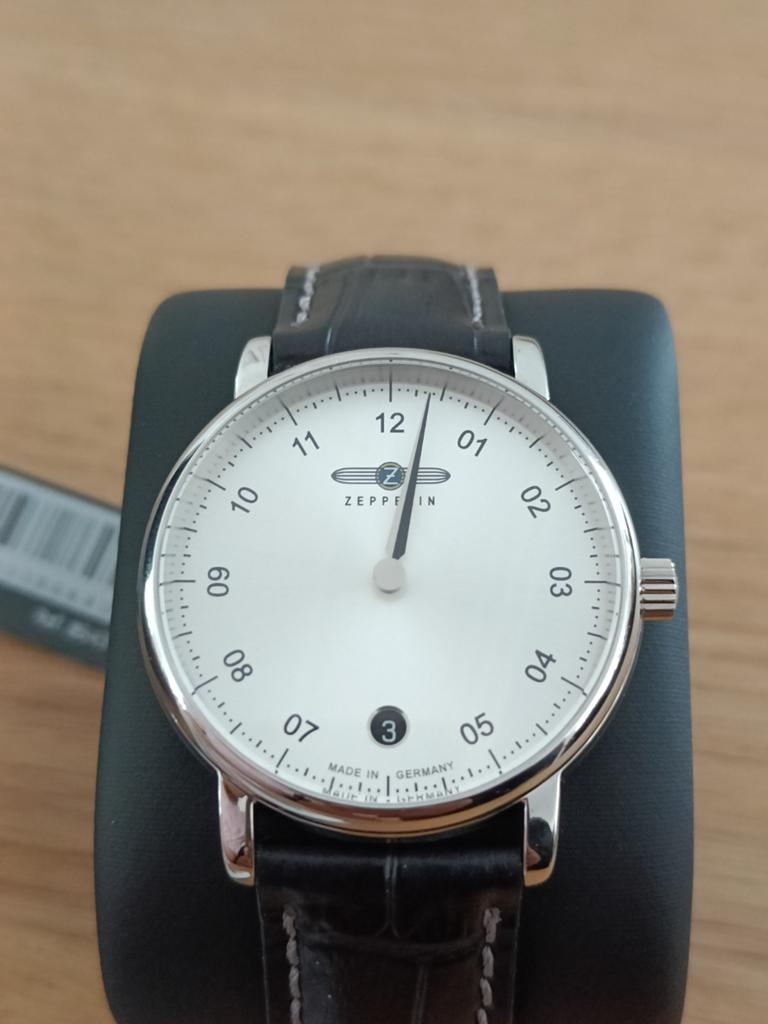 Zeppelin Monotimer ETA Quartz Horloge - Nieuw in doos!, Sieraden, Tassen en Uiterlijk, Sporthorloges, Nieuw, iOS, Grijs, Waterdicht