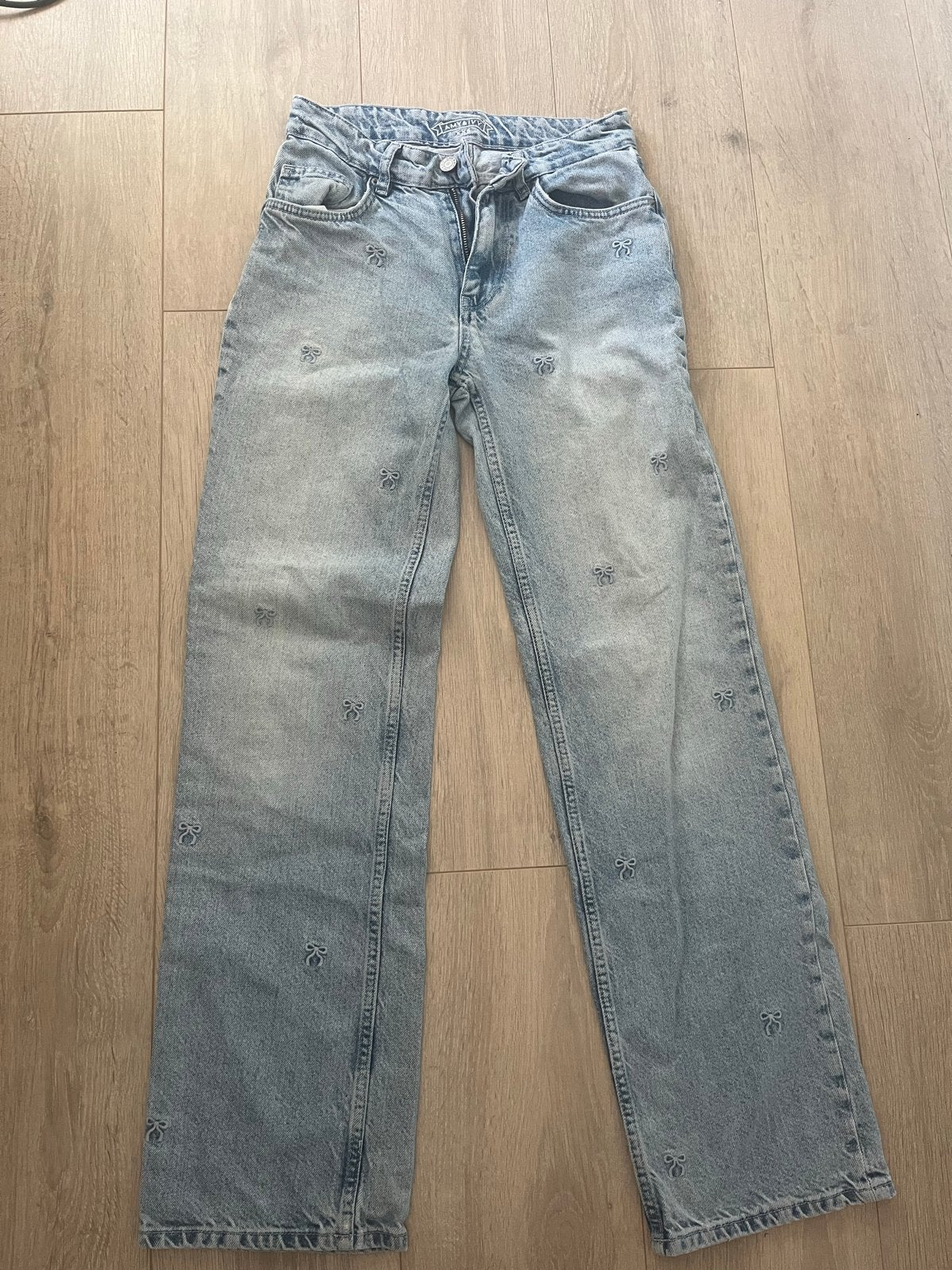 Amy & Ivy Jeans met strikjes - Maat XXS, Ophalen of Verzenden, Zo goed als nieuw, Blauw, W27 (confectie 34) of kleiner