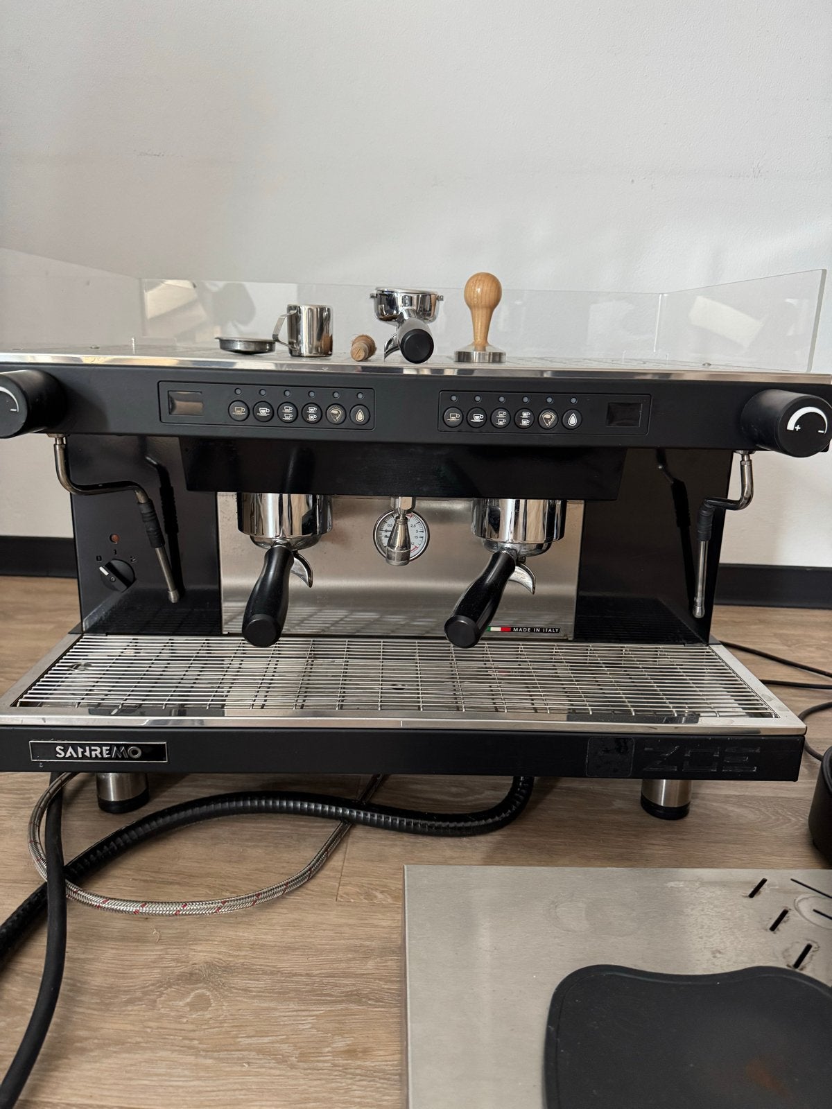 Sanremo Espresso Machine met Ceado Koffiemolen, Espresso apparaat, 10 kopjes of meer, Koffiebonen, Zo goed als nieuw