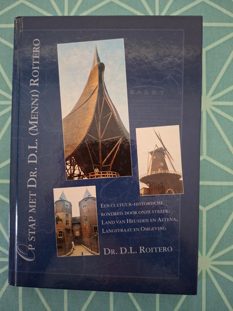 Op Stap Met Dr. D.L. (Menni) Roitero - Cultuur-Historisch, Boeken, Geschiedenis | Stad en Regio, Ophalen, 20e eeuw of later, Zo goed als nieuw