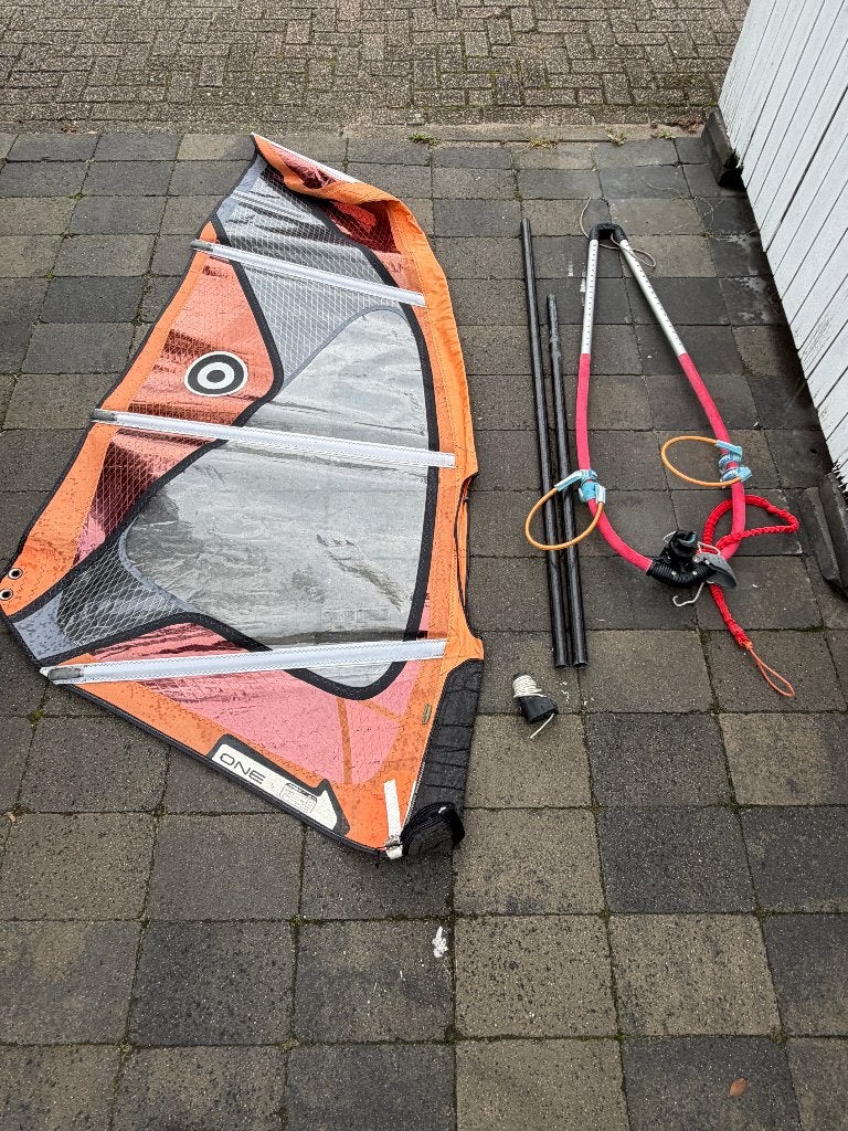 Kinder windsurf zeil set 2m - Neilpryde ONE windsurfzeil, Ophalen, Gebruikt, Minder dan 3.5 m², Neilpryde