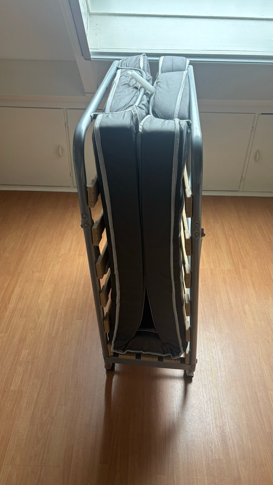 Opklapbed in goede staat, Ophalen, Eenpersoons, 190 cm of minder, Zo goed als nieuw