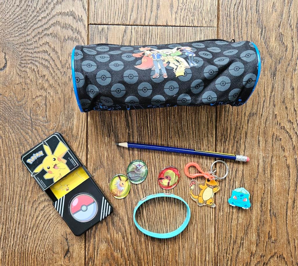 Pokémon Etui, Blikje, Sleutelhanger, Armband & Magazine, Ophalen of Verzenden, Gebruikt, Overige typen