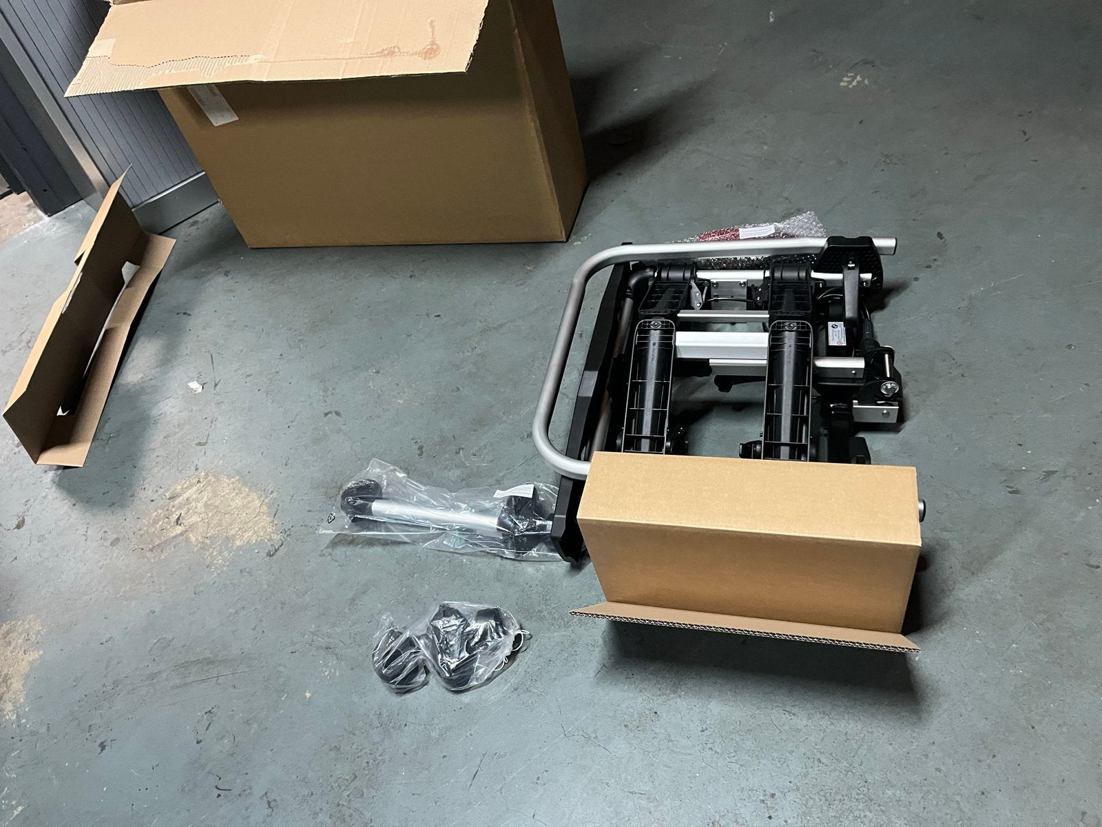 Uebler BMW Fietsendrager Compact Kantelbaar Afsluitbaar 3.0, Ophalen, Nieuw, 2 fietsen, Trekhaakdrager