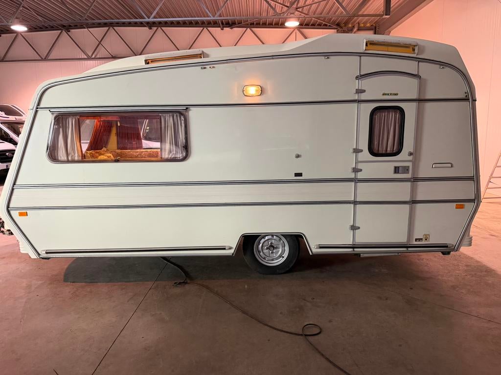 Carlight 46, Engelse topcaravan van 1984, zeer compleet, Standaardzit, Schokbreker, Bedrijf, 4 tot 5 meter