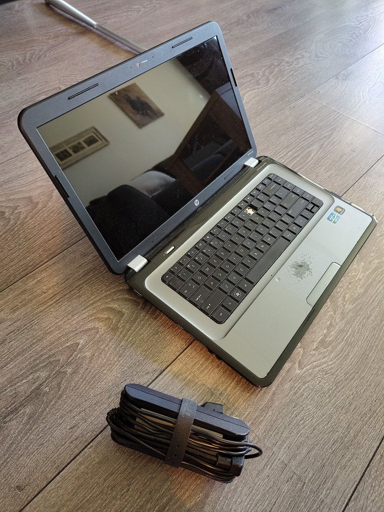 Laptop HP pavilion g series met oplader, Computers en Software, Hp, Gebruikt, 2 tot 3 Ghz, Ophalen of Verzenden