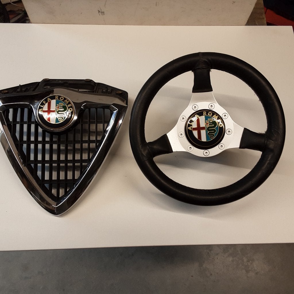 STUUR ALFA ROMEO EN GRILL  MET STUURNAAF, Ophalen of Verzenden, Gebruikt, Alfa Romeo