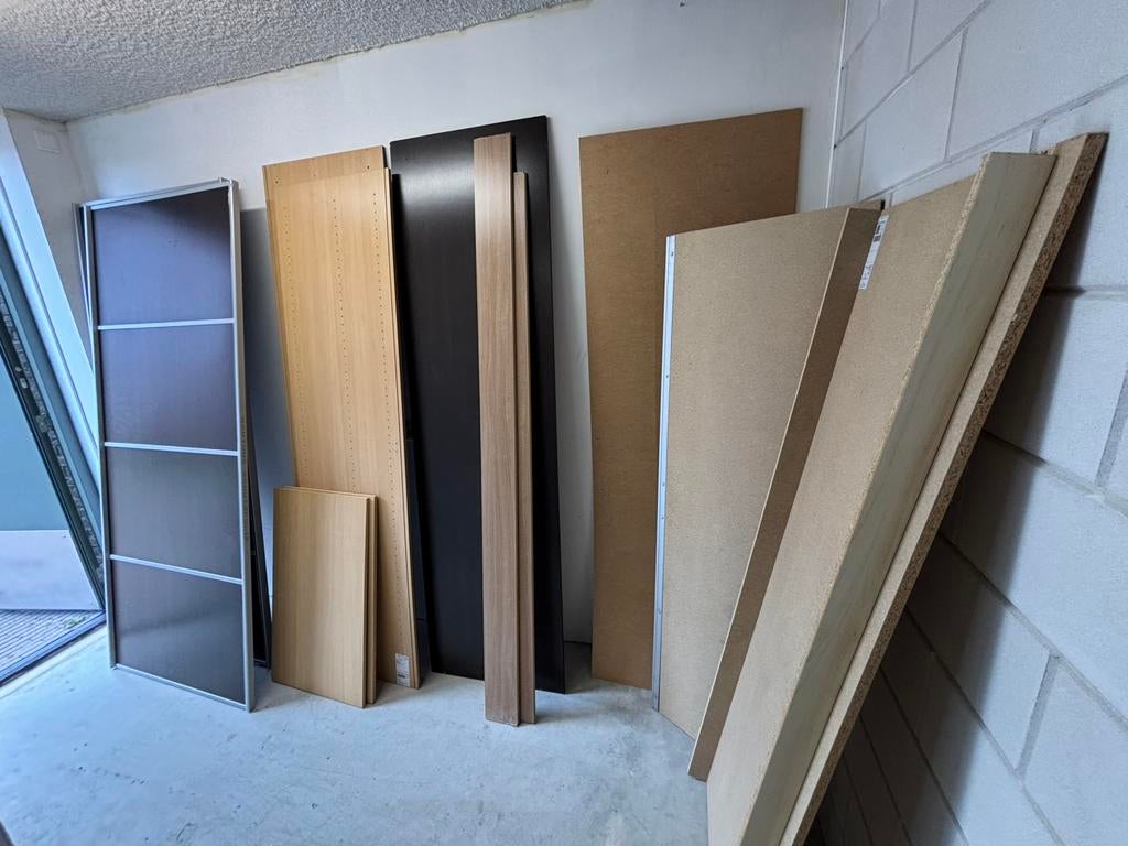 Houten planken kledingkast. €30 voor de afhaler!, Ophalen, Gebruikt, 25 tot 50 mm, 200 tot 250 cm