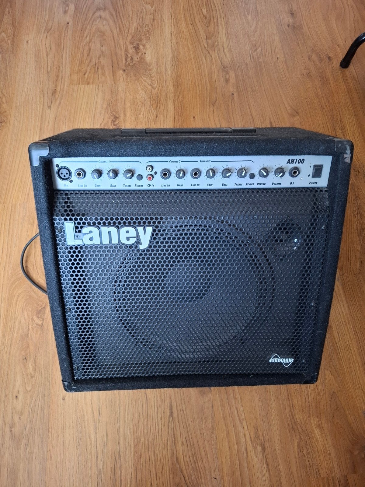 Laney AH100 Audiohub versterker met microfoon en mixer, Ophalen, Gebruikt, Zangmicrofoon